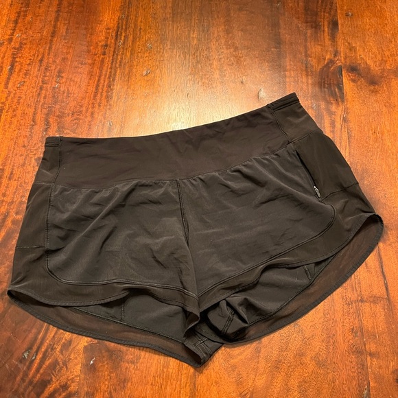 Lululemon Mind Over Miles Shorts size 10 Black EUC - Picture 8 of 9